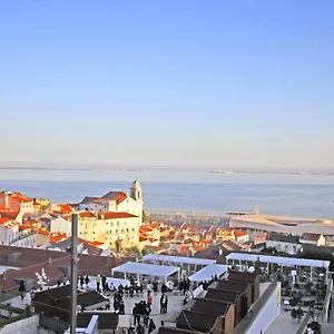Alfama Hotel
