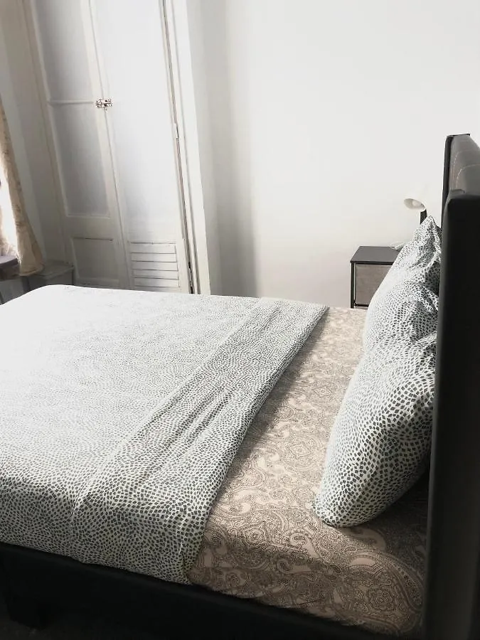 Sri-Indo Guest House Lisbon